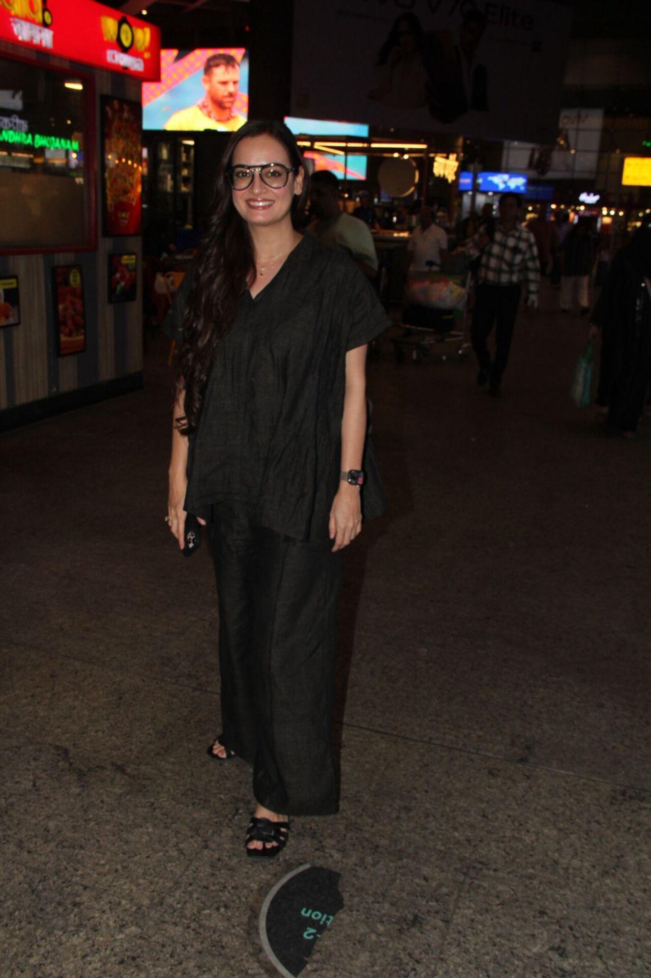 Dia Mirza sported an all black ensemble as she arrived in the city at the airport during wee hours on Thursday.